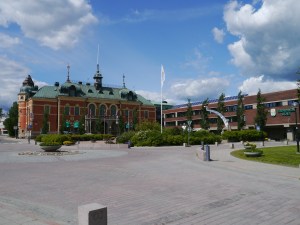 Stadtplatz mit Hotel bilden den Mittelpunkt von Haparanda.