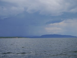 Eine Gewitterwand rollt auf uns zu...