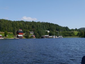 Ansicht von dem gemütlichen Hafen Lövvik