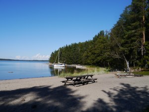 Schöner Sandstrand und nette einsame Bucht